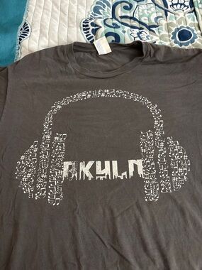Gray Graphic T-Shirt with White Brooklyn w/Headphone Music Design